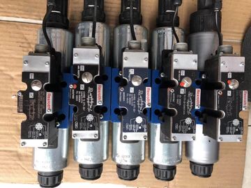 China Rexroth hydraulic valve 4WRZ32/4WRAE6//4WRAE10/4WREE10 supplier